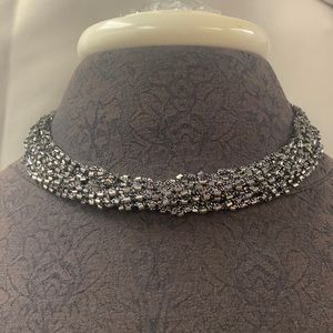 Strand adjustable necklace in good condition